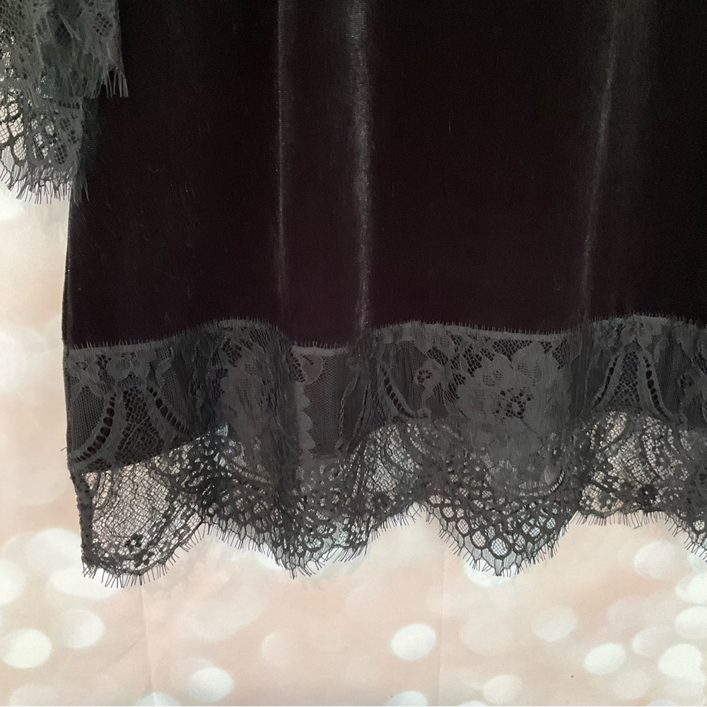 The Limited Black Velvet & Lace Blouse - Picture 4 of 8